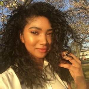 Meet your Posher, Chloe